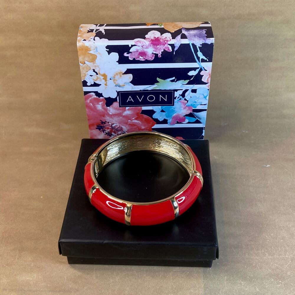 0005 AVON Nautical Hinged Bangle Bracelet in Red w/Gold Tone Accents (2018) NWT